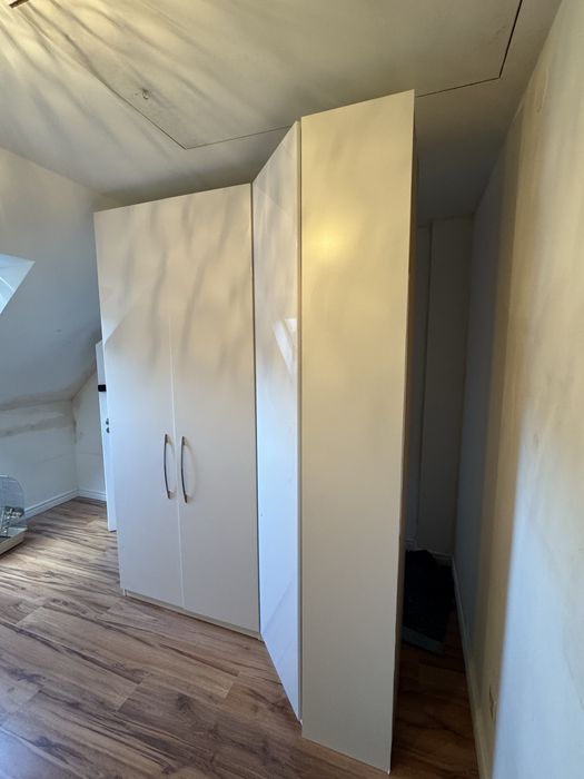 Szafa biala , front lakierowany 80x160 wysokość 2,30m
