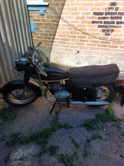 Продам мотоцикл ковровец 1970 года