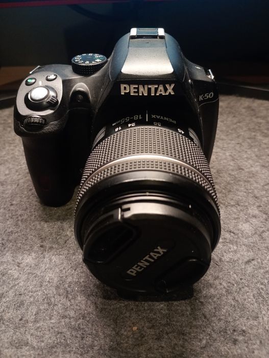 Pentax K50 + obiektywy 18-55mm, 50-200mm