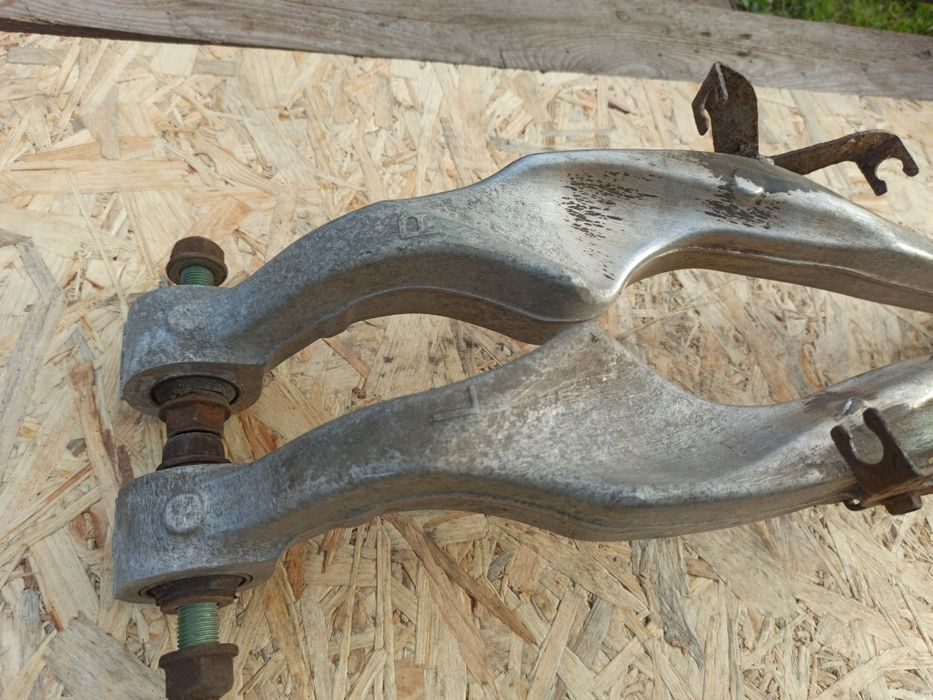 Важелі важіль ричаги задні алюмінієві Nissan Qashqai j10