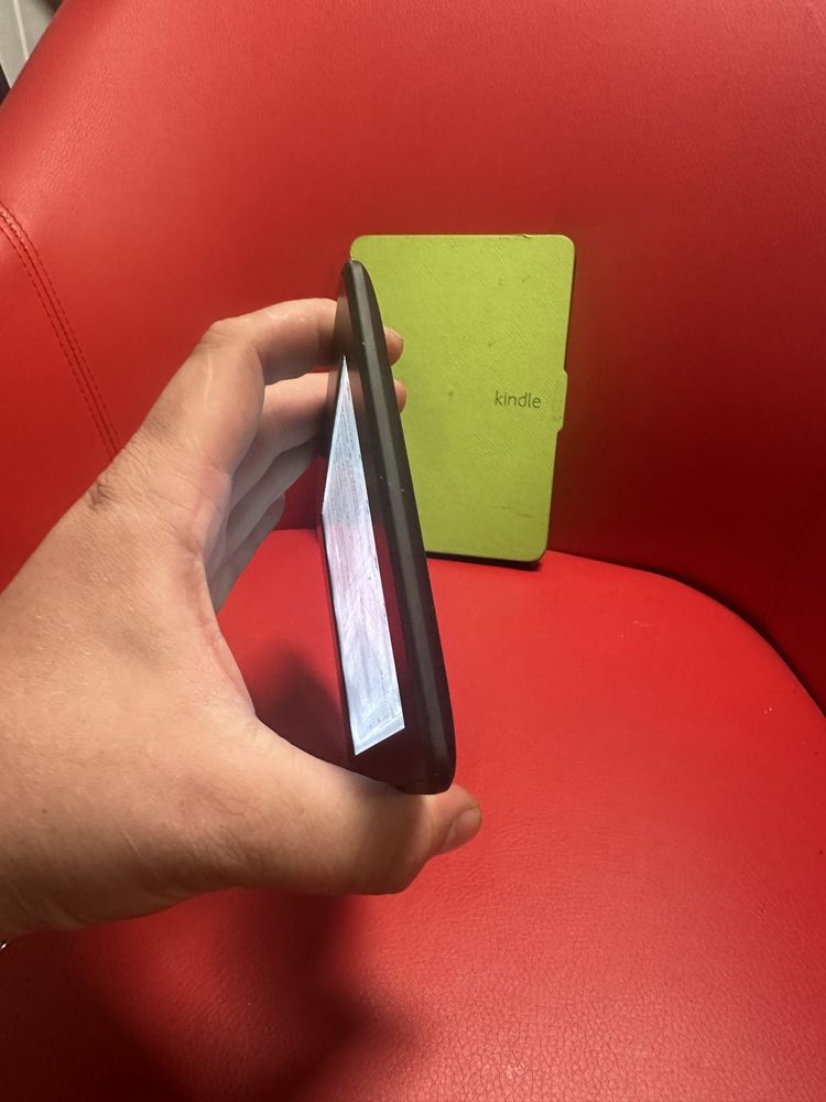 Електронна книга з підсвіткою Kindle Paperwhite