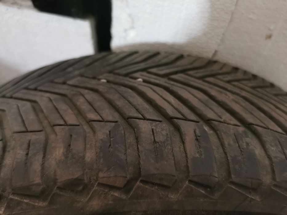 Opony wielosezonowe 215/55/R17 Michelin CrossClimate 2