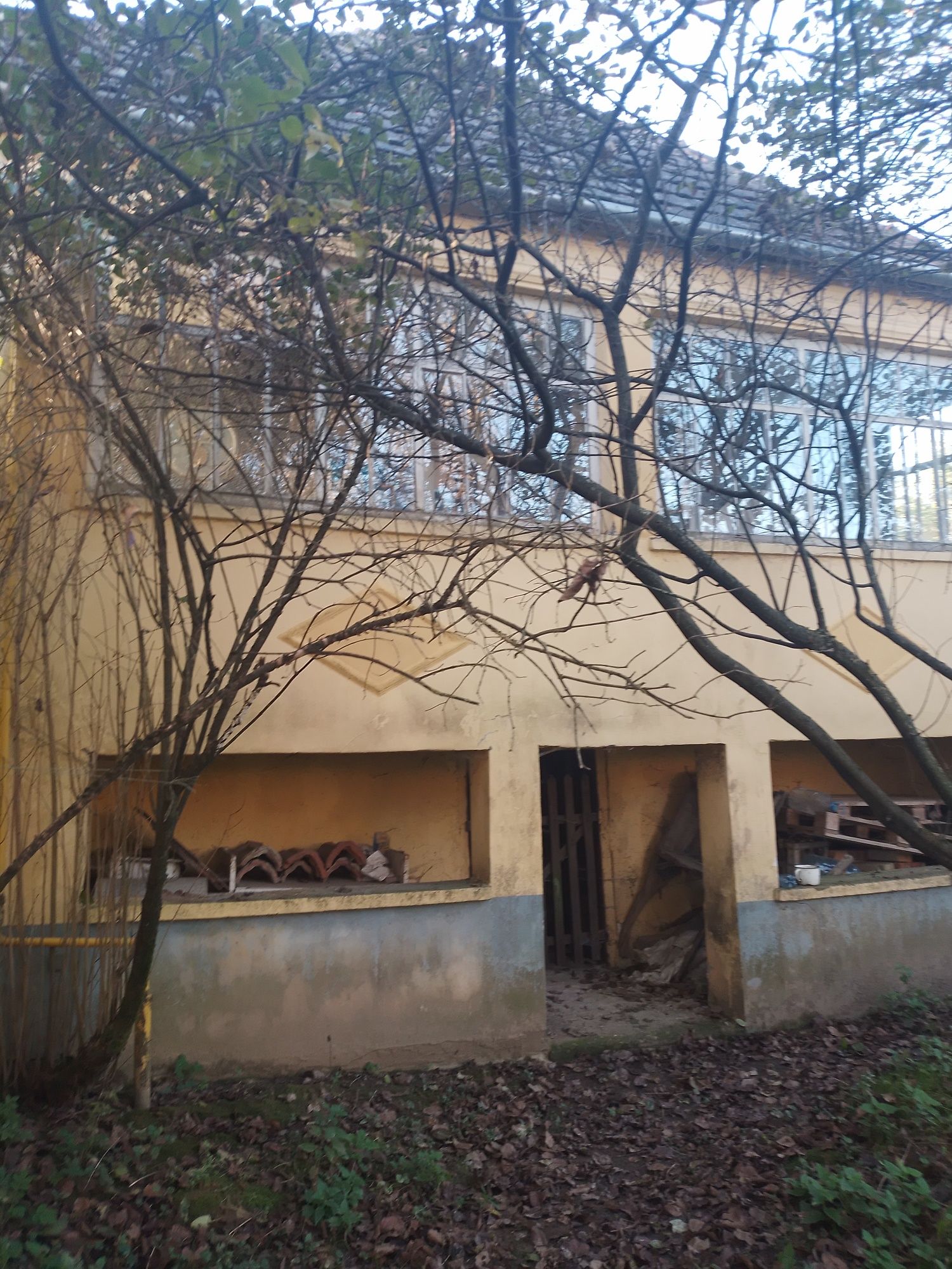 Продається будинок де 40 соток землі