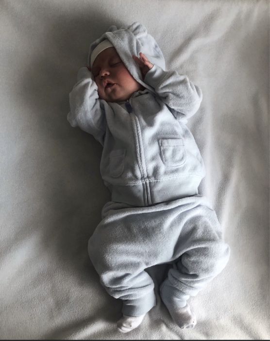 Костюмчик від Carters