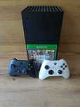Sprzedam konsolę Xbox One Series X 2 pady GTA V