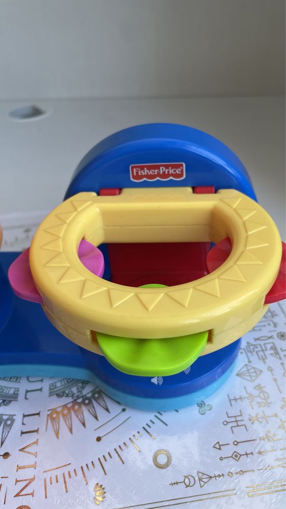 Fisher Price muzyczny bębenek i tamburyn