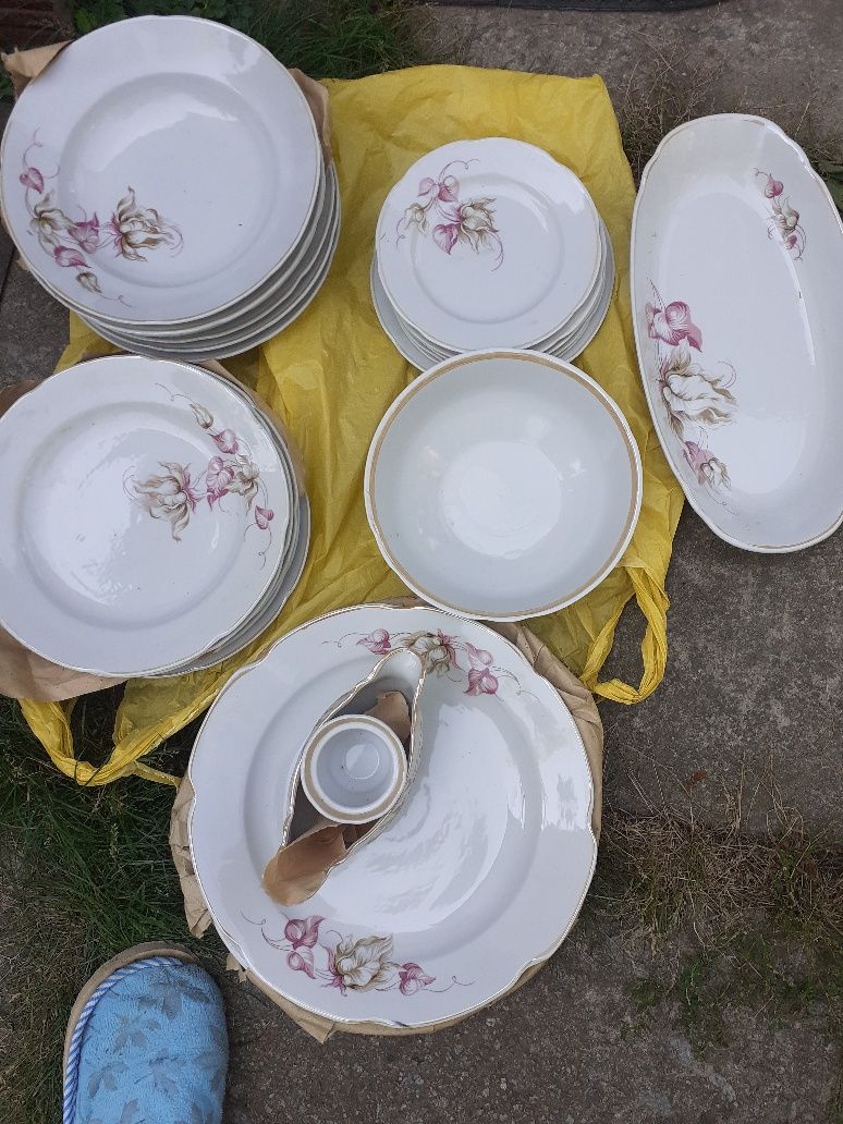 Продам Столовый сервиз