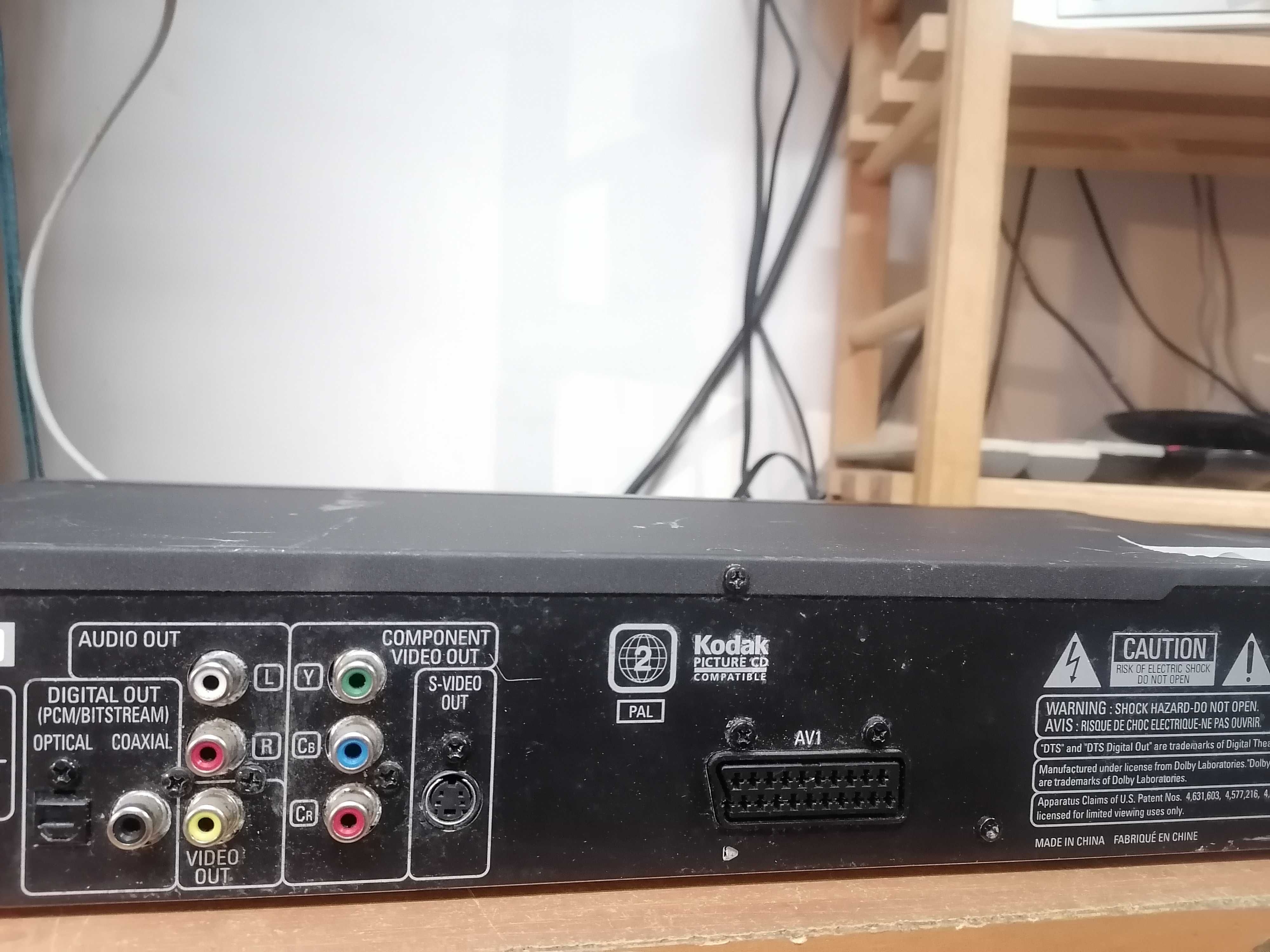Odtwarzacz CD/DVD Denon DVD-700