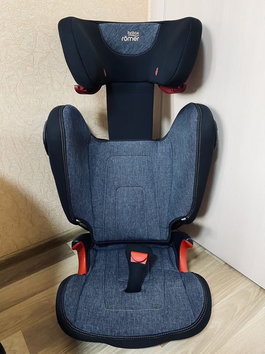 Автокресло-Бустер Britax-Romer Kidfix 2 S Blue Marble с 3 до 12 лет