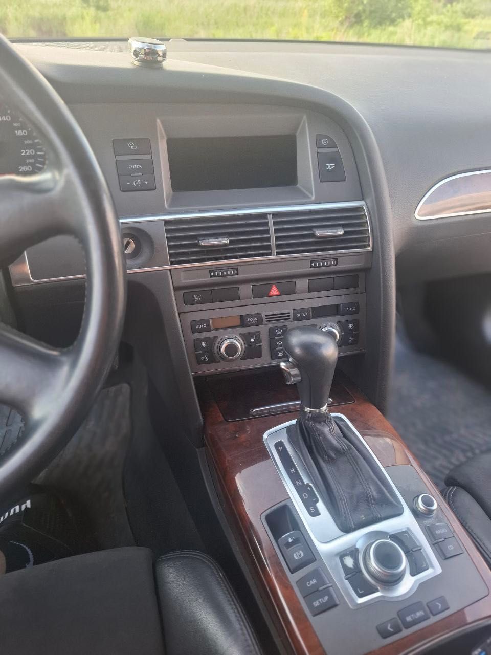 продается ауди а6с6 v6 автомат в отличном состояние АВАНТ