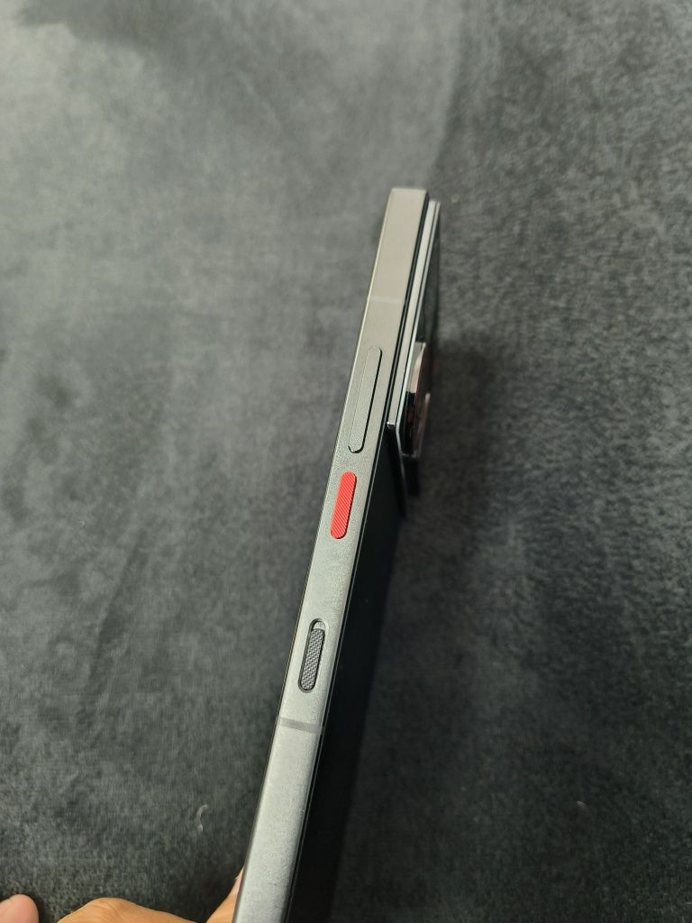Nubia z60 ultra 16/515. 8 Gen 3
