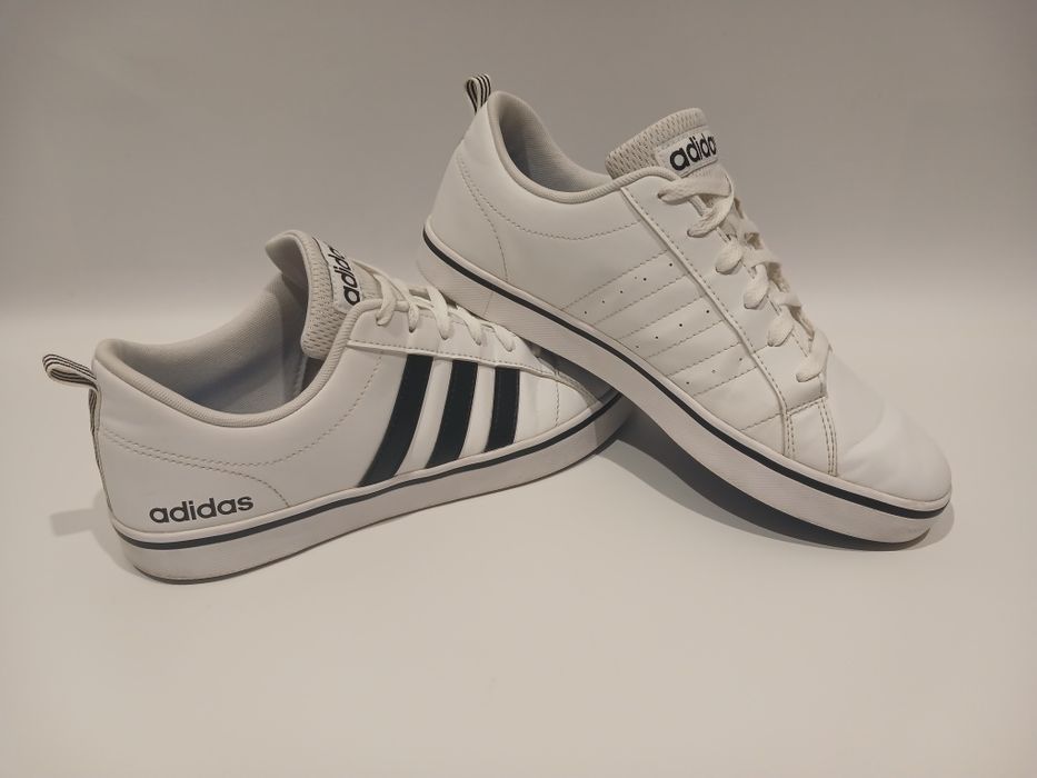 Мужские-Кроссовки-Adidas