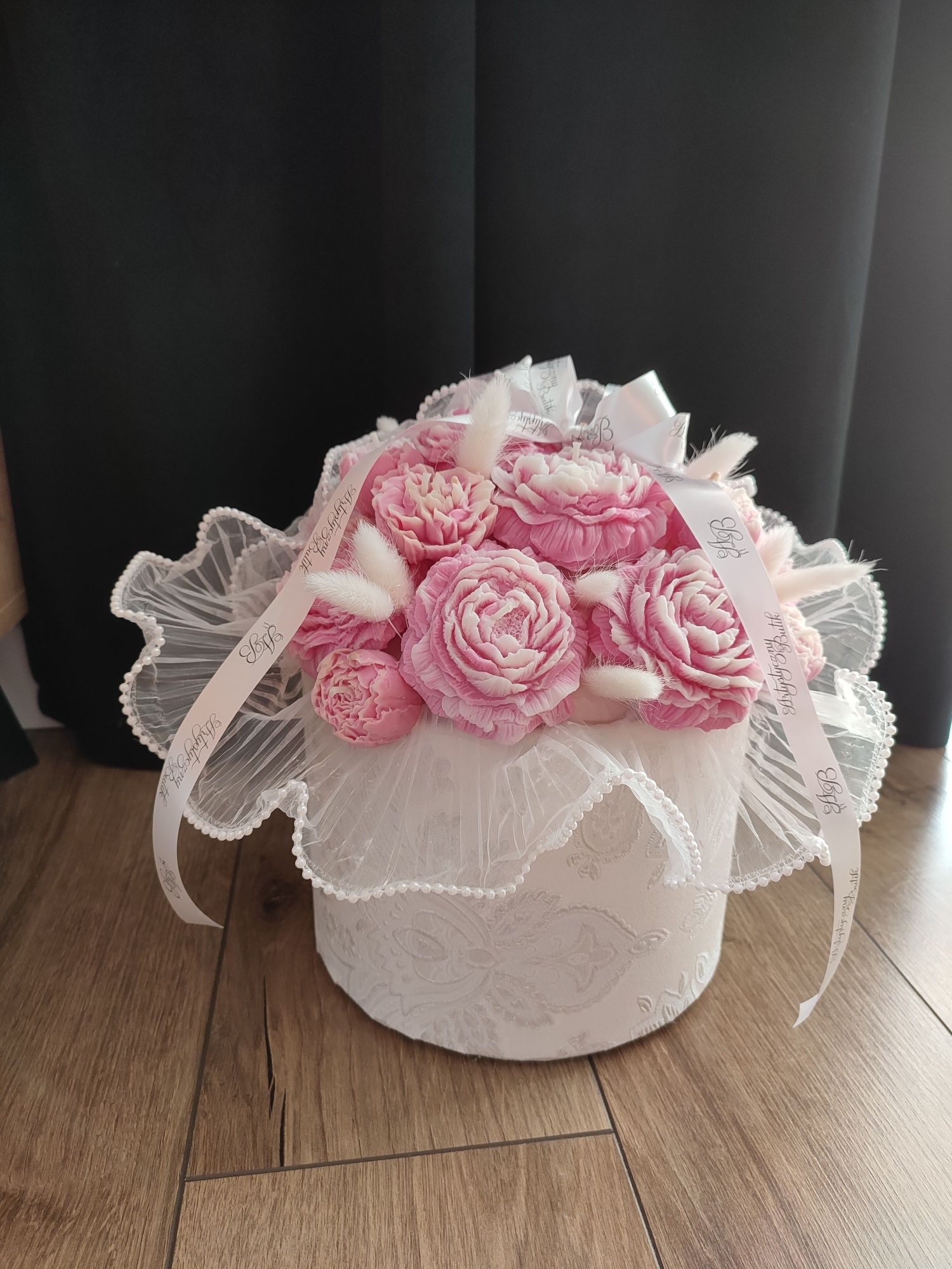 Bukiet świec Flower Box świec sojowych duży biało różowe piwonie