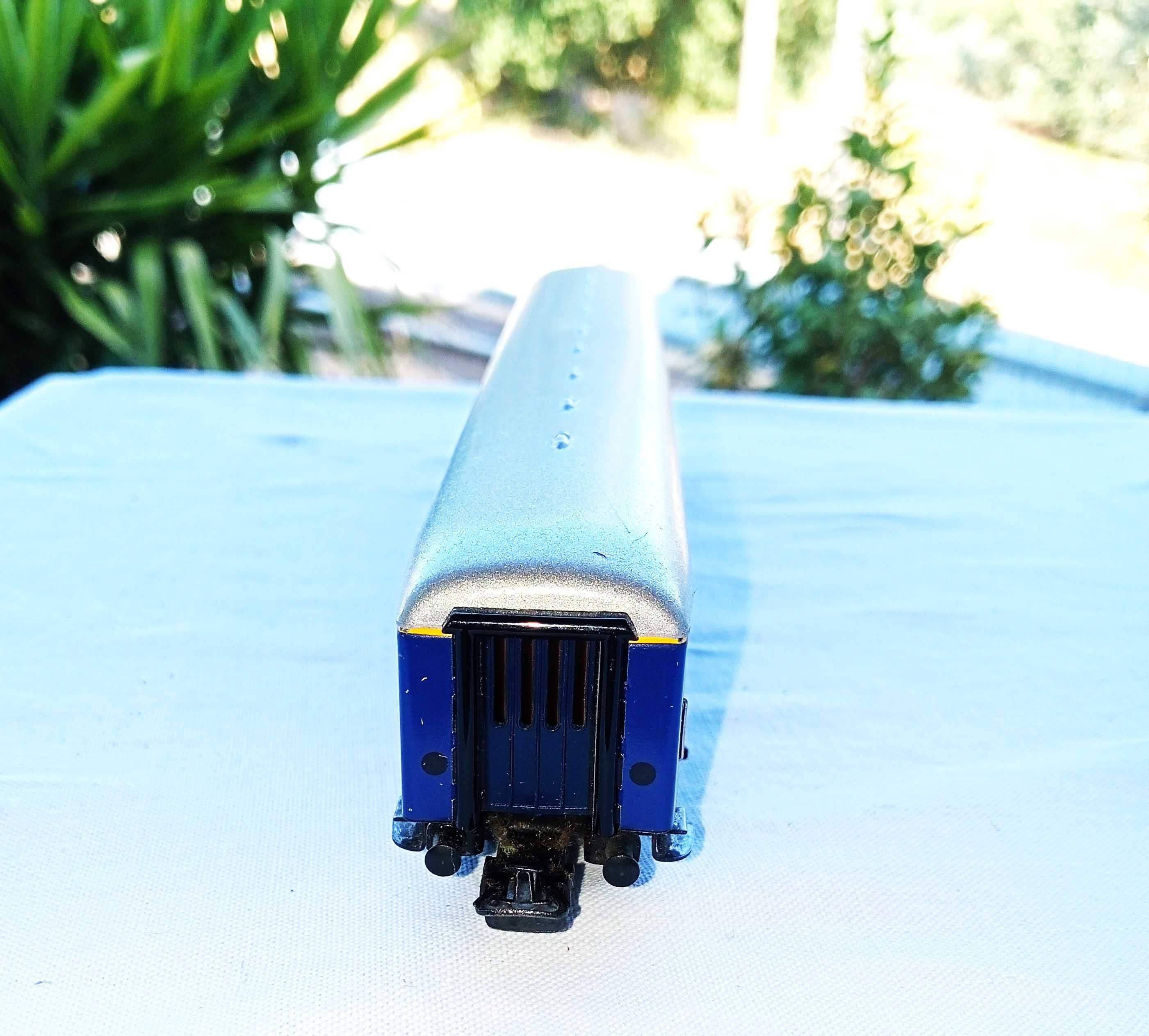 MARKLIN 4051, Carruagem de 1ª classe com iluminação