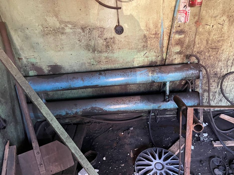 Битовка 7,5*2,5 висота 3,1 метра фасад металевий профнастил