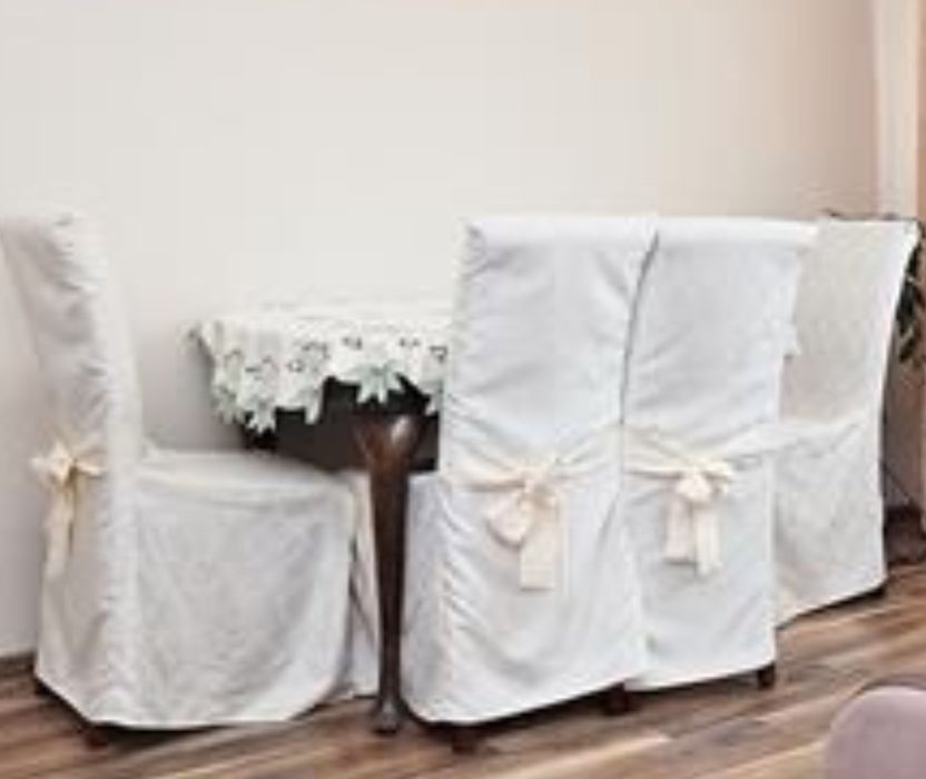 4 krzesła z pokrowcami komunijne przyjęcie eleganckie restauracyjne