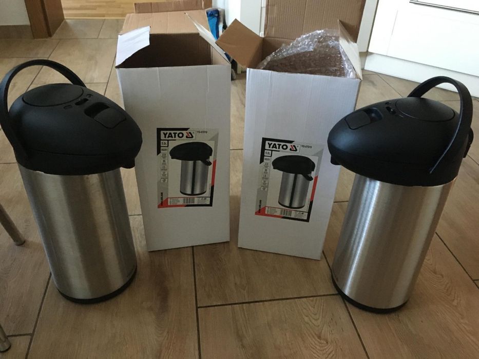 Dwa duze termosy wysylka