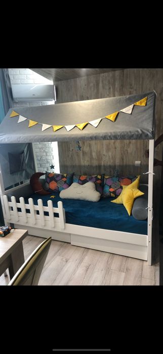 Нове ліжко-будинок