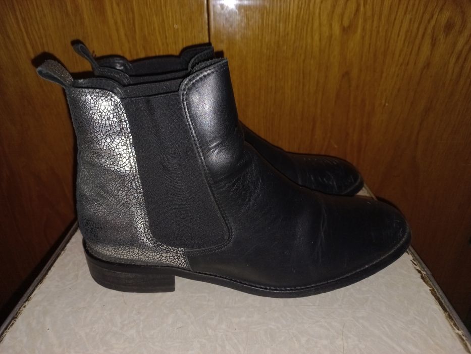 Чёрные ботинки с нюансами