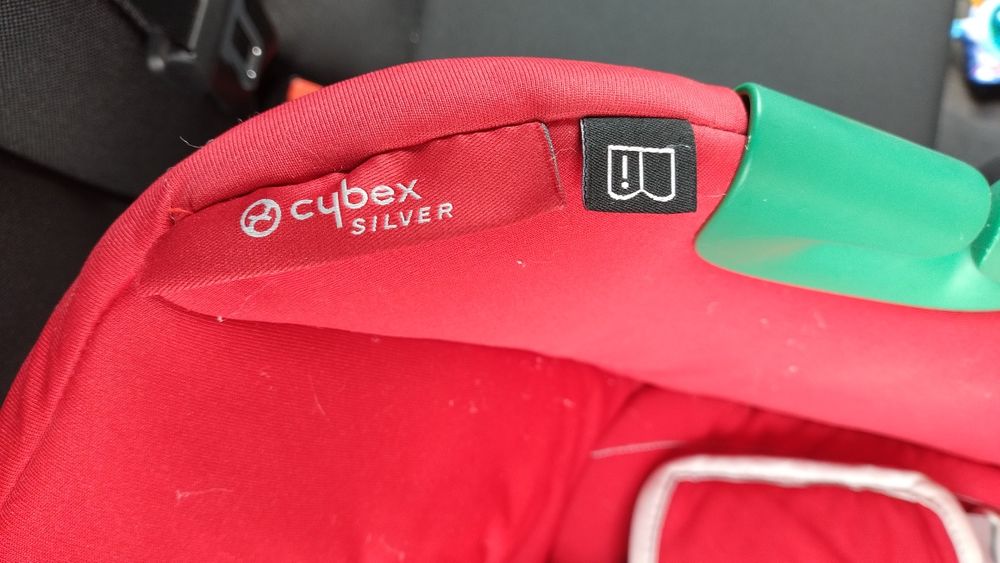Fotelik samochodowy Cybex + baza
