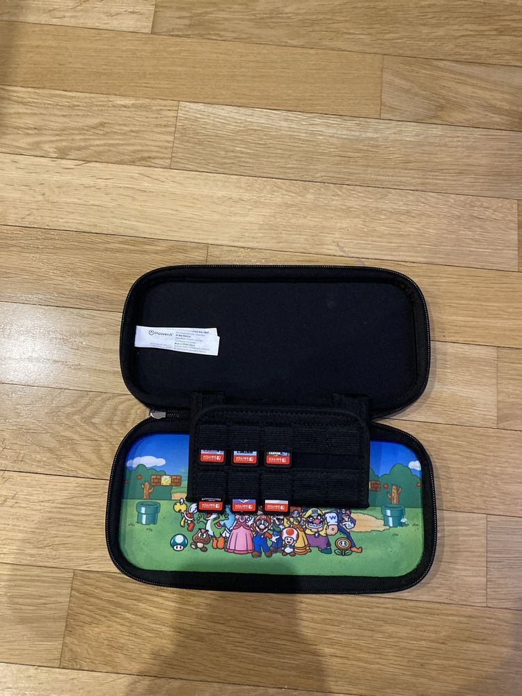 Продаю набір ігор для Nintendo Switch та чехол