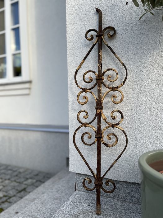 rozeta kuta balustrada element ogrodzenia secesja