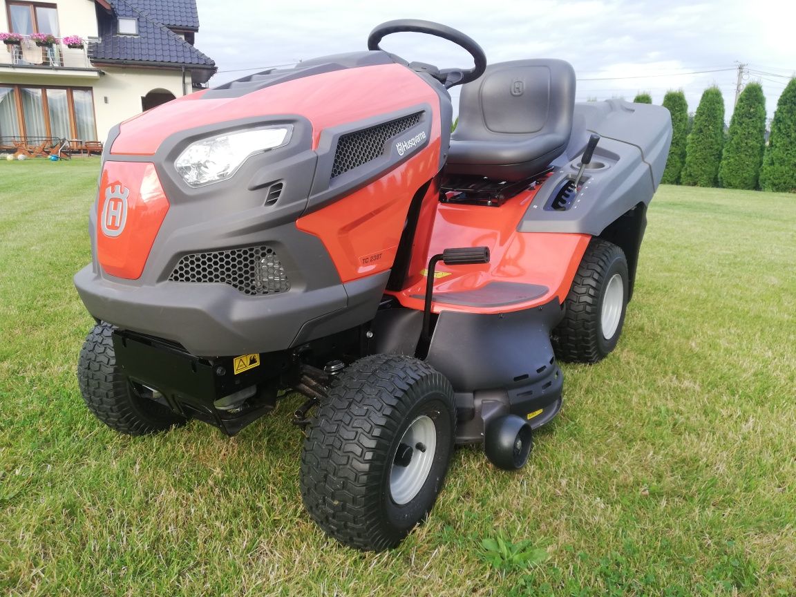 Traktor Huspvarna TC238T
