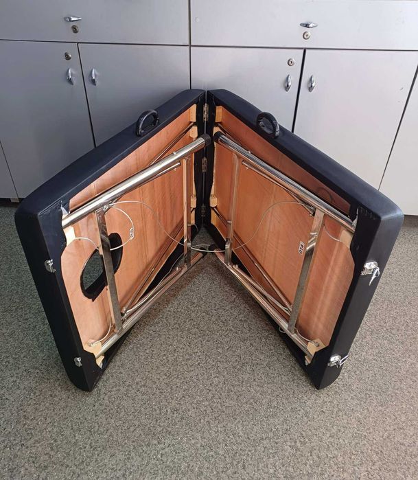 Кушетка масажна косметологічна розкладна отвор під обличчя чорна 772-2