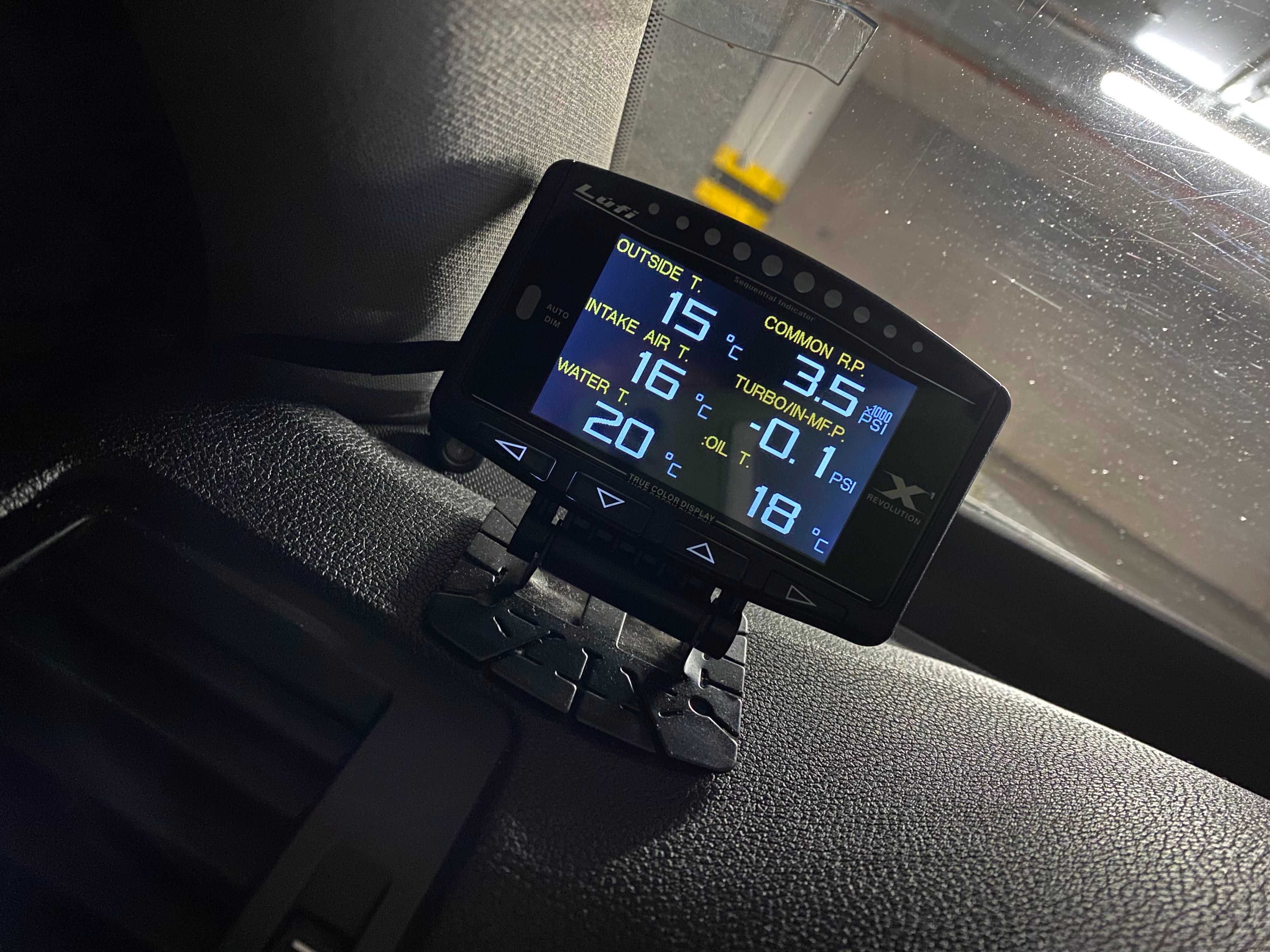 Lufi X1 Gauge - dodatkowy ekran, metryki pojazdu na OBD