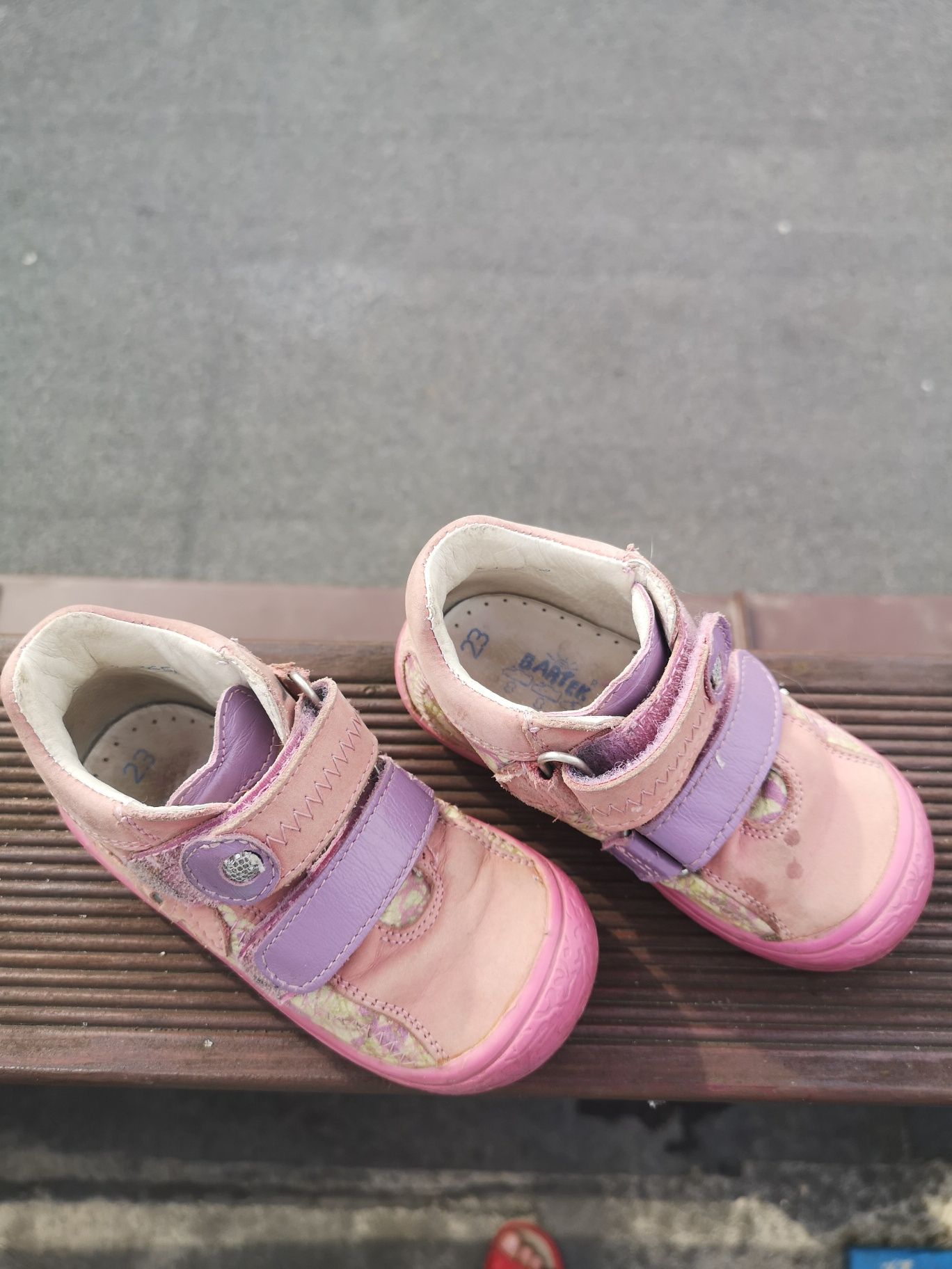 Buty firmy Bartek roz 23