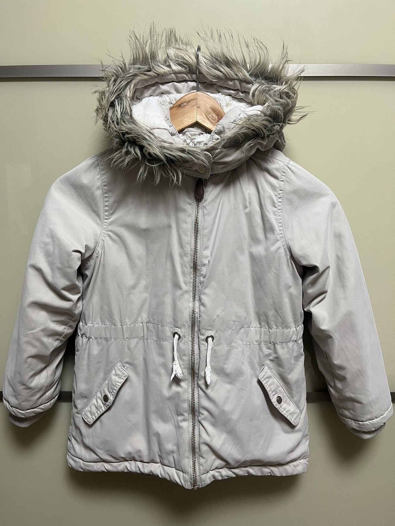 Зимова стильна курточка фірми HM на ріст 128 см.
