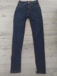 Spodnie jeans damskie