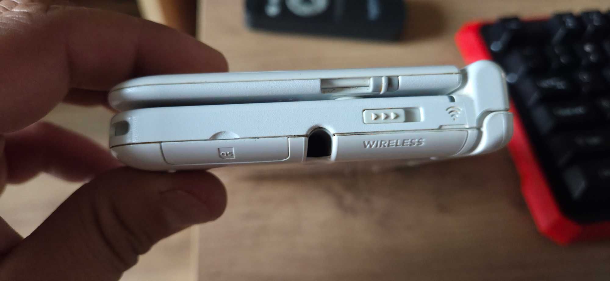 Nintendo 3DS XL CWF biały