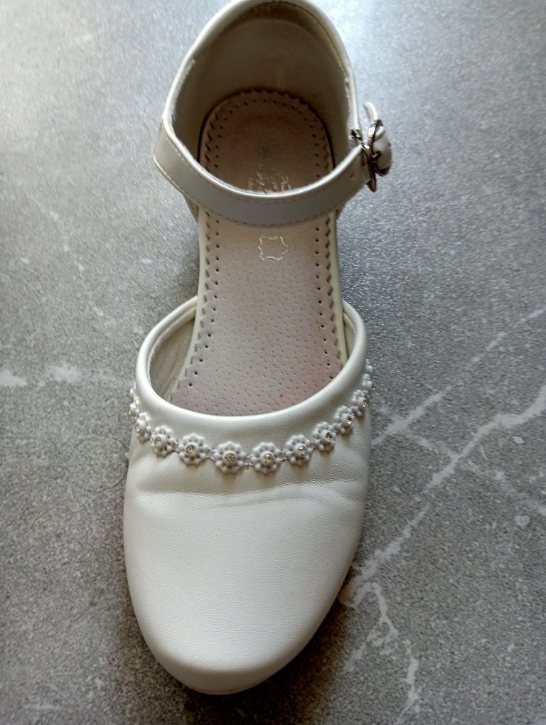 Buty komunijne, białe dla dziewczynki, rozmiar 36