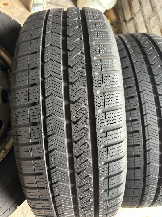 Пара 215/60 R16  Vredestein Quatrac 5  /2шт./всесезон/