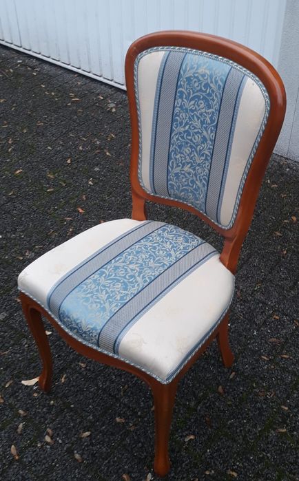 Okrągły rozkładany stół + 4 eleganckie krzesła – komplet