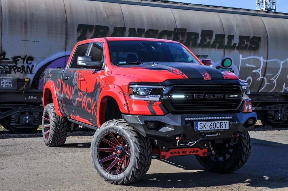 RAM 1500 2020 RAM 1500 Laramie Night #GrubyNaBramke