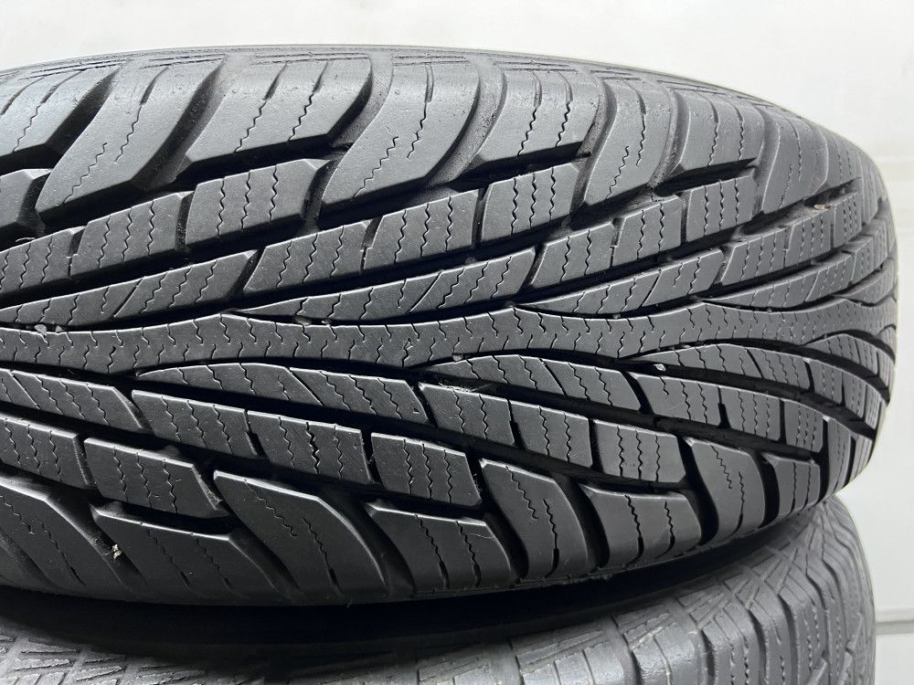 2шт всесезонні 215/70/R16 7,8мм Maxxis Victra Suv