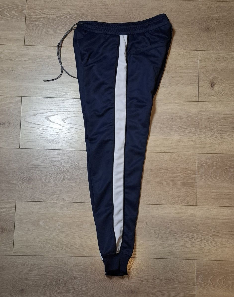 Spodnie dresowe męskie Pull&Bear, dresy, lampasy, ściągacze, joggery