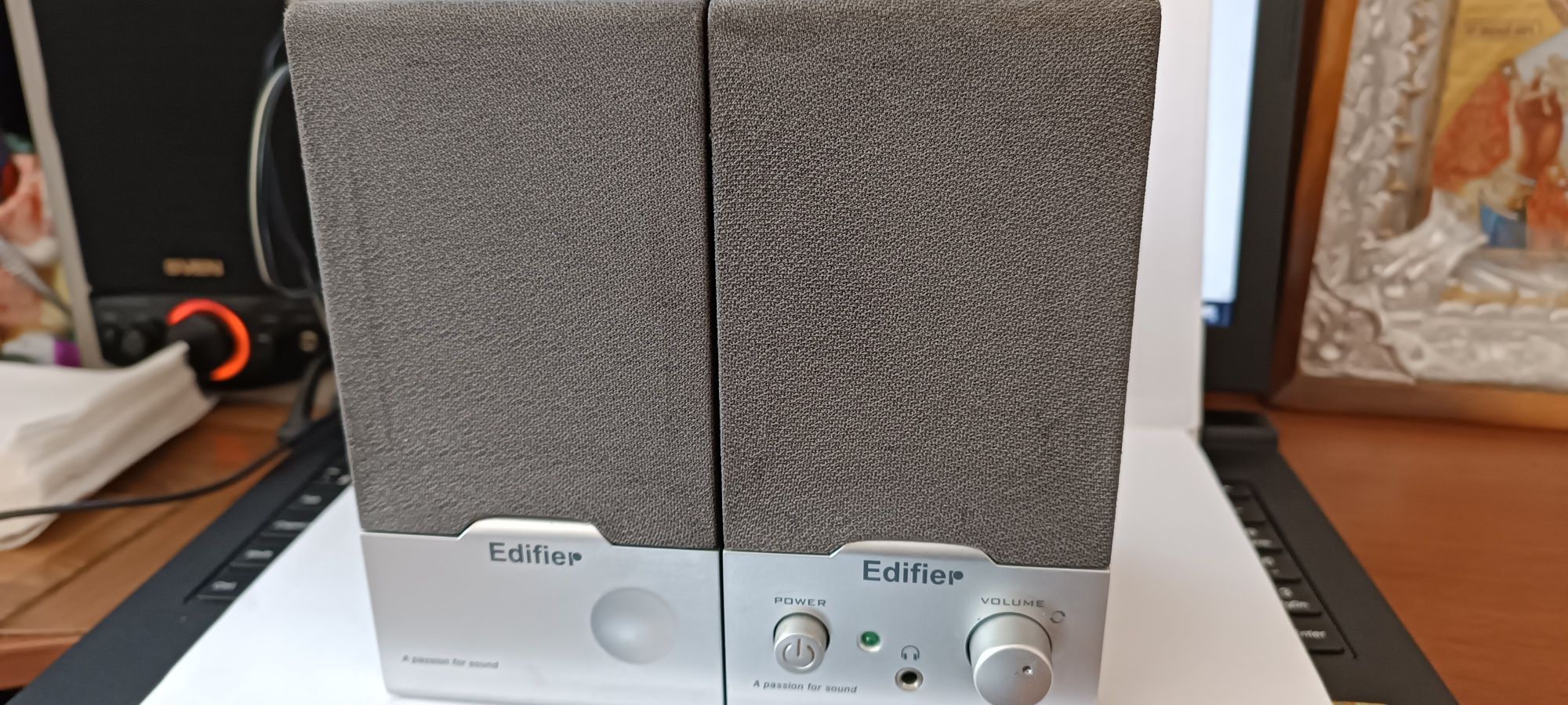 Продам Акустику система EDIFIER R18