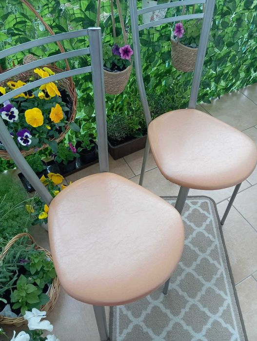 Jedno mocne   stabilne krzesło tanio sprzedam