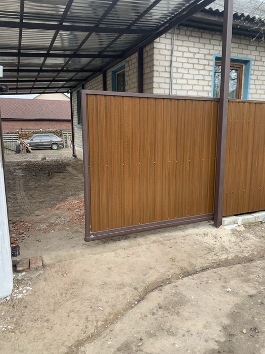 Паркан із рябиці ,паркан з профнастилу,ворота відкатні та розпашні