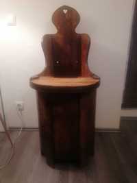 Rzadkość. Zabytkowe drewniane krzesełko do karmienia dziecka