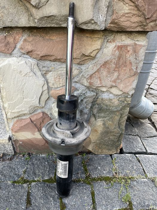 Амортизатор передній audi a6 c7 стойка