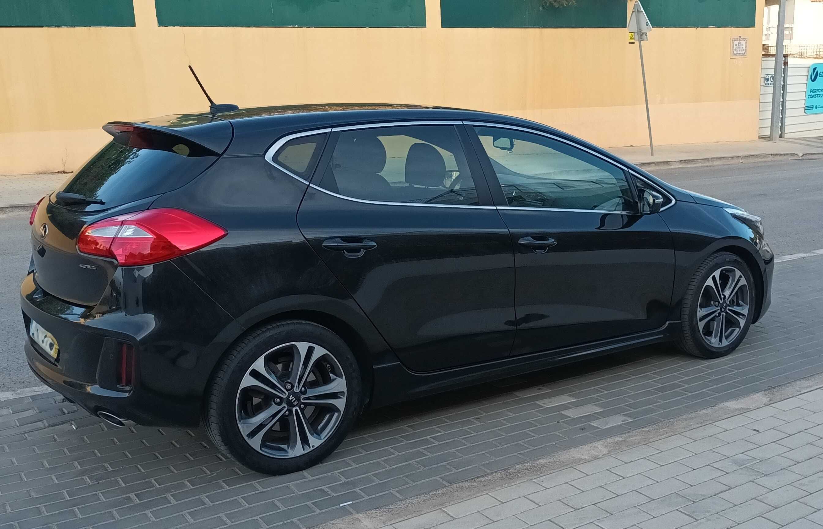 Kia Ceed GT LIne 1.0 T GDI, gasolina, 2016, excelente estado.89.300 Km