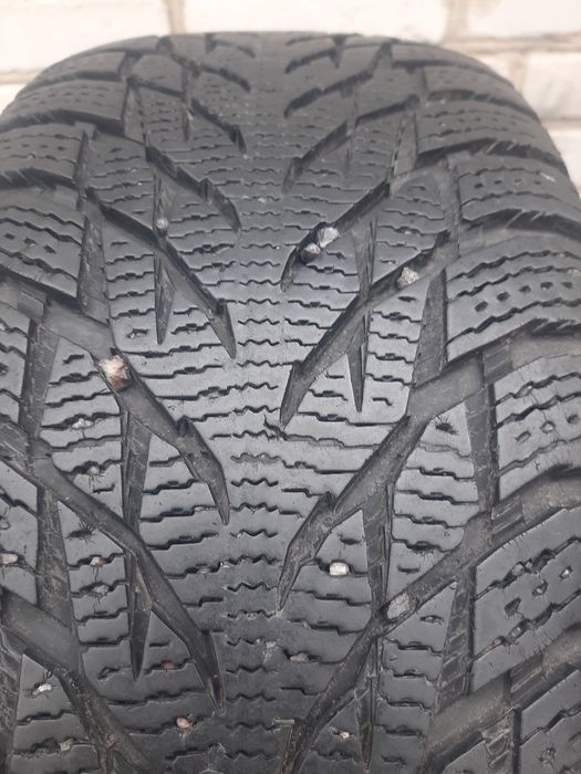Шини б/у 205/55R16 Nokian зима.