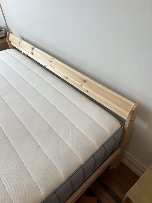 Cama e colchao ikea como novos