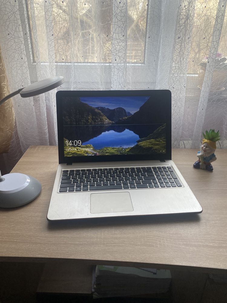 Ноутбук Asus