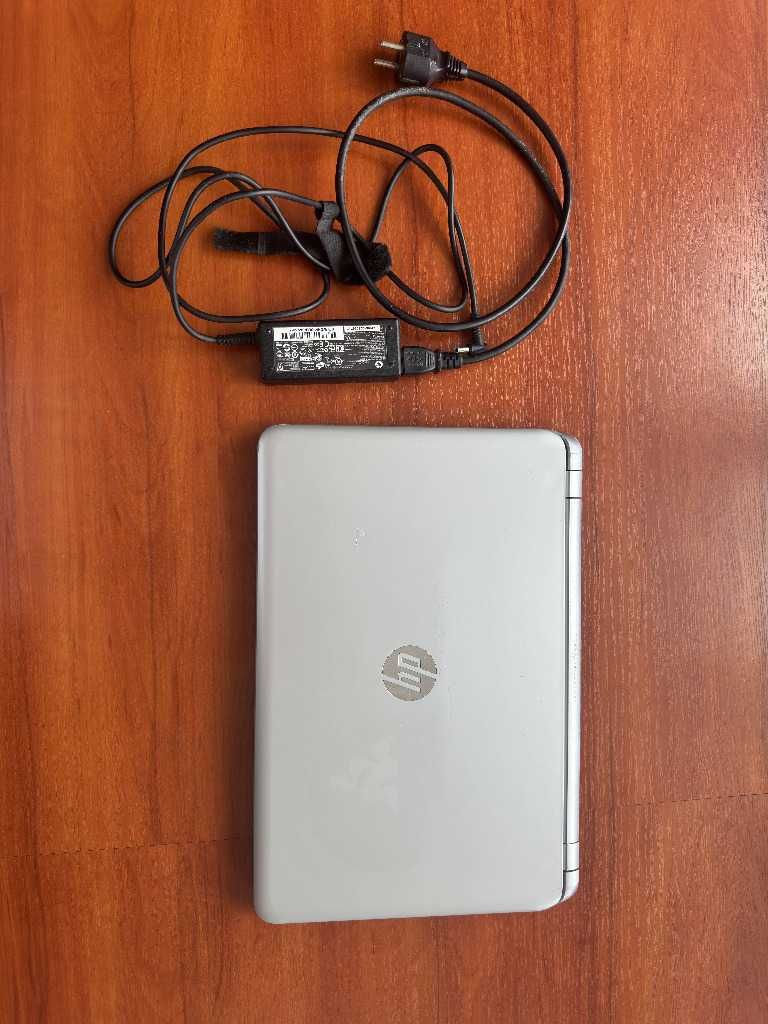 Laptop HP Pavilon 15.Zainstalowany windows 10.
