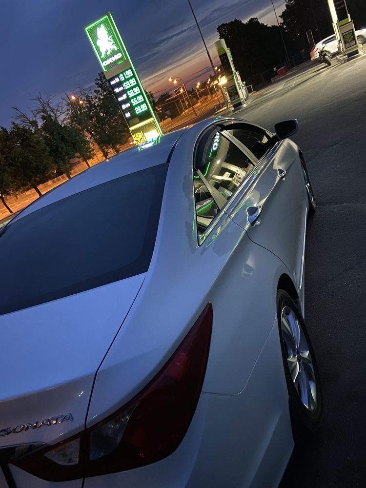 Hyundai Sonata 2011 року 2.0 (газ/бензин)